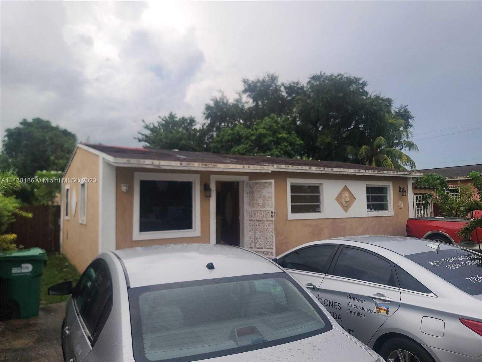 2811 94th St, Miami, Single Family Home,  for sale, Dale Largie, CPA, SFR, LIFESTYLE INTERNATIONAL REALTY