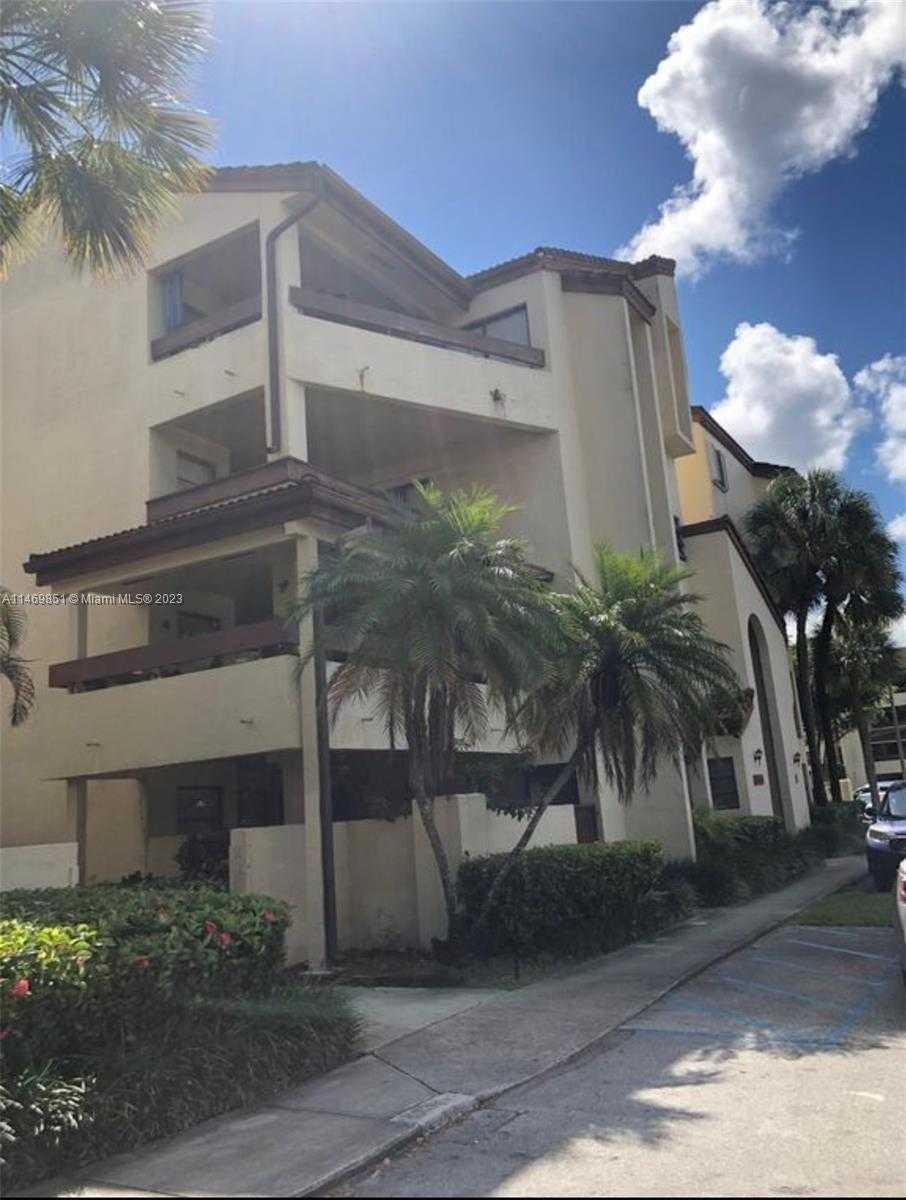 8830 123rd Ct, Miami, Condo,  for sale, Dale Largie, CPA, SFR, LIFESTYLE INTERNATIONAL REALTY