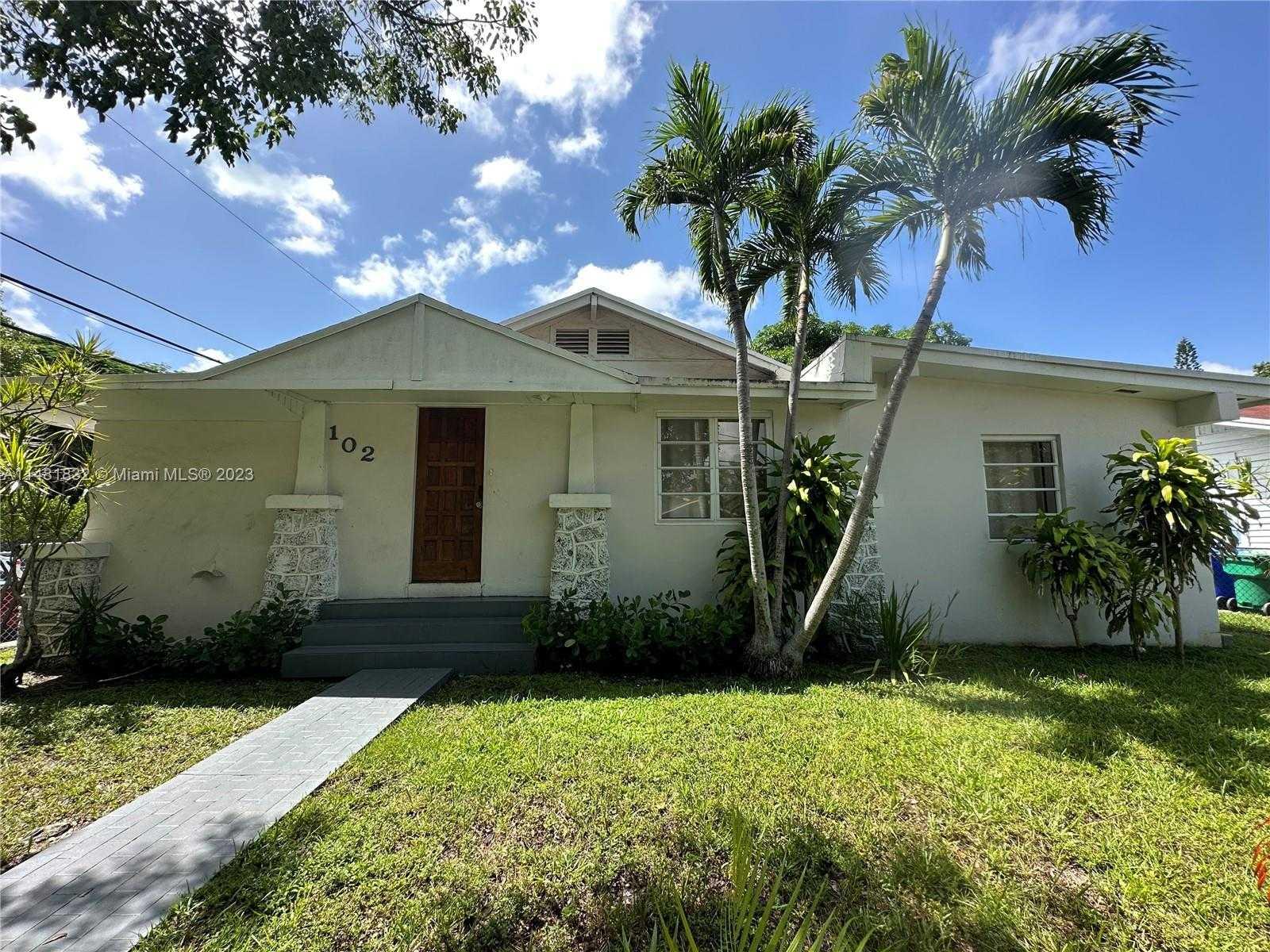 102 33rd St, Miami, Single Family Home,  for rent, Dale Largie, CPA, SFR, LIFESTYLE INTERNATIONAL REALTY