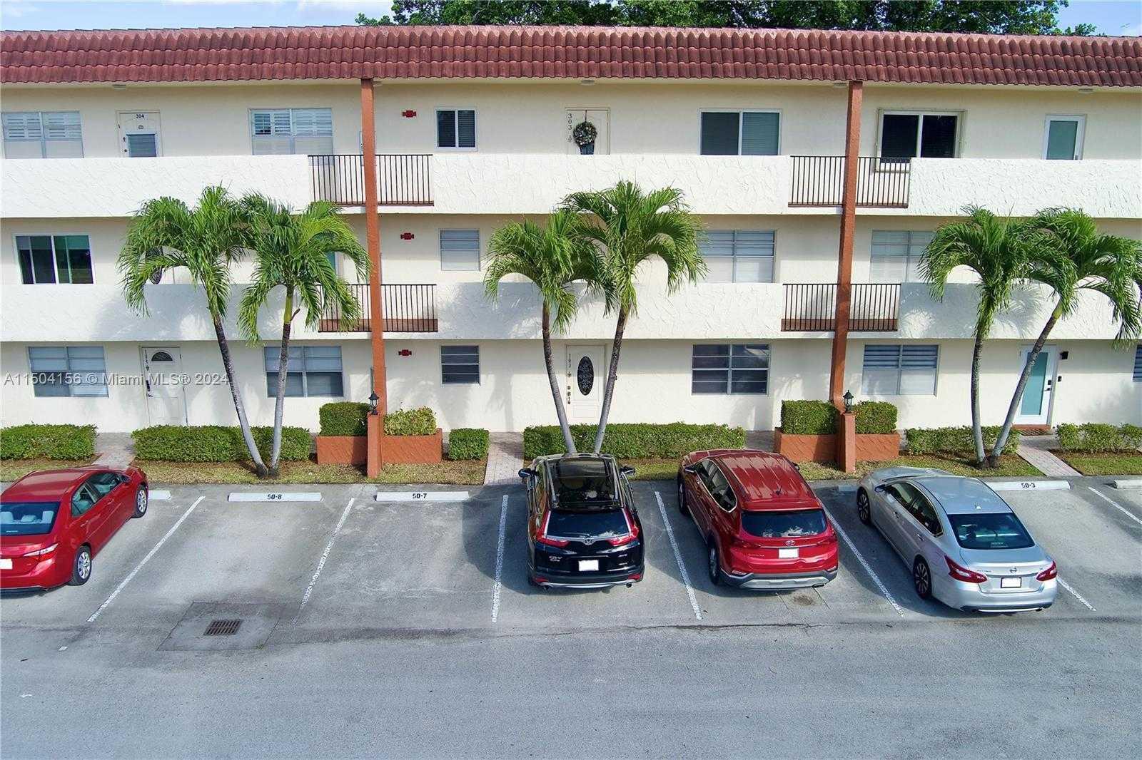 281 Hollybrook Dr 103, Pembroke Pines, Condo,  for sale, Dale Largie, CPA, SFR, LIFESTYLE INTERNATIONAL REALTY