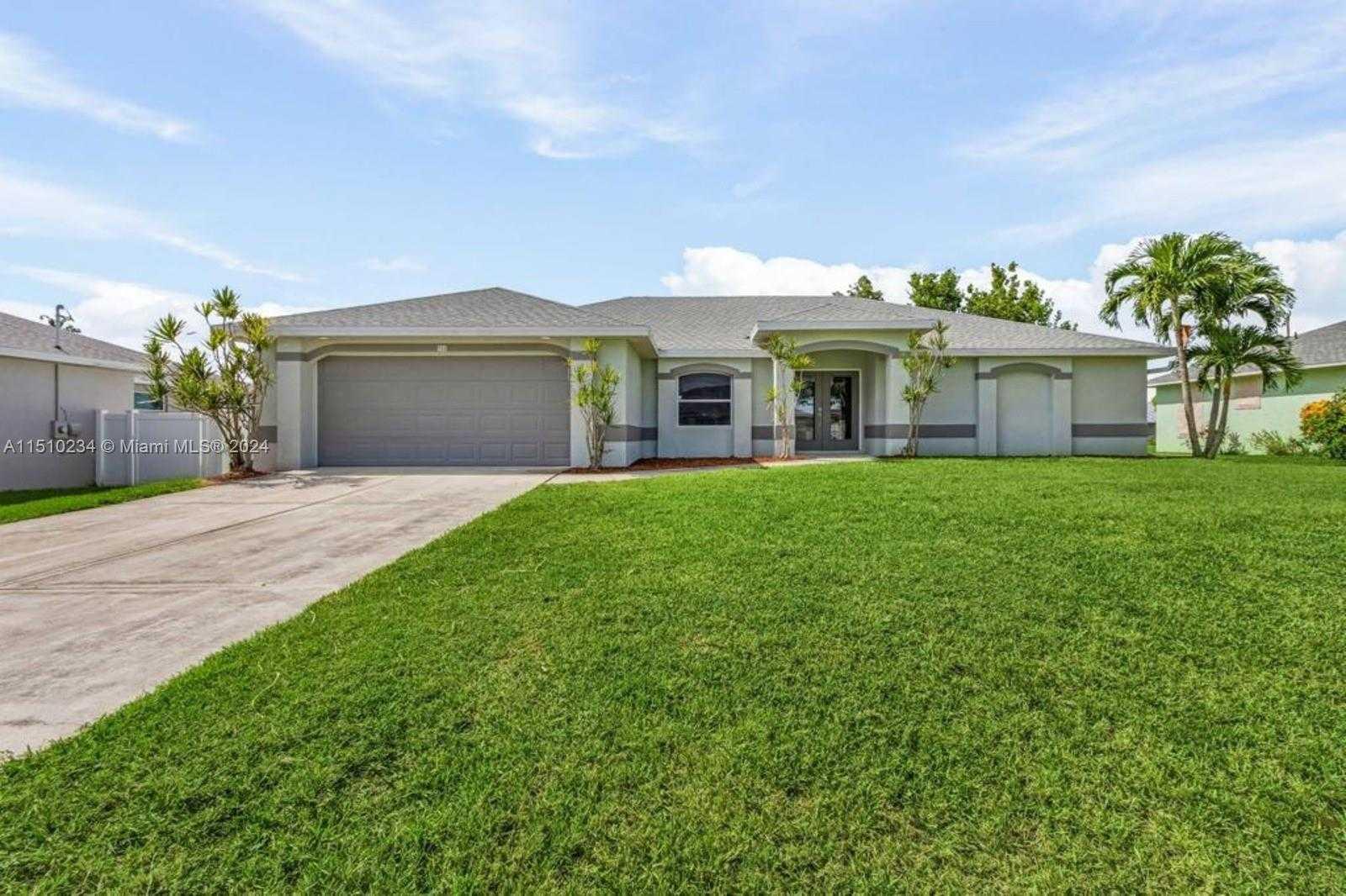 926 34Th St, Cape Coral, Single Family Home,  for sale, Dale Largie, CPA, SFR, LIFESTYLE INTERNATIONAL REALTY