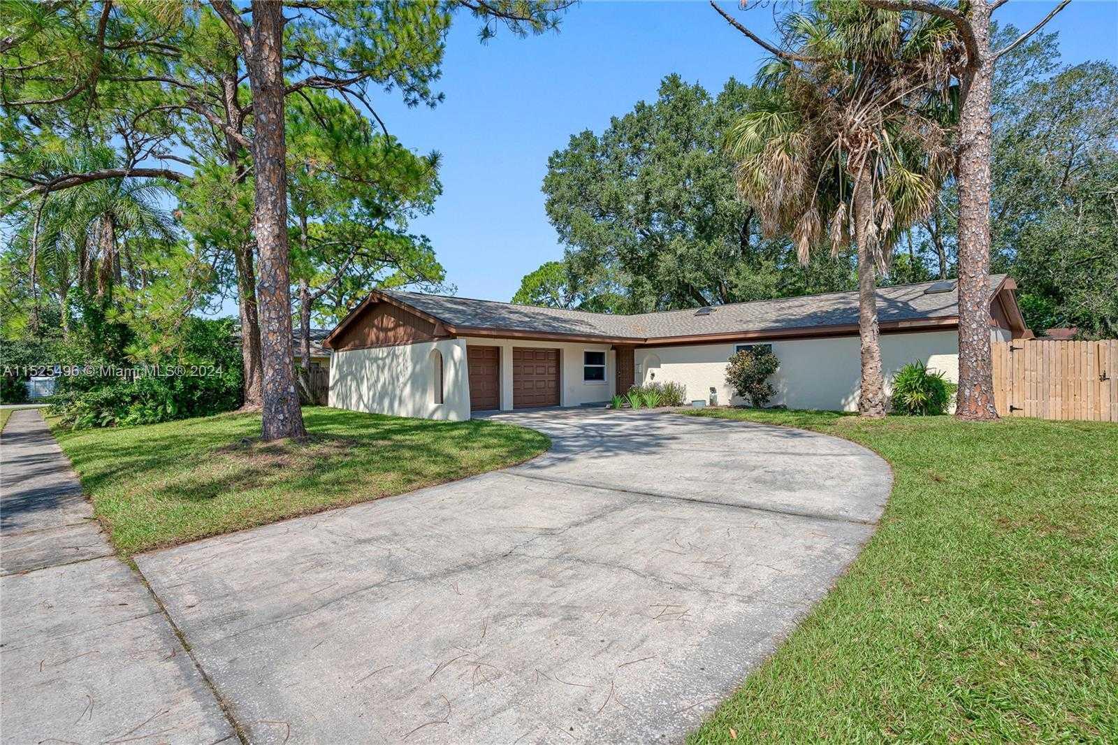 8321 W Pocahontas, Tampa, Single Family Home,  for sale, Dale Largie, CPA, SFR, LIFESTYLE INTERNATIONAL REALTY