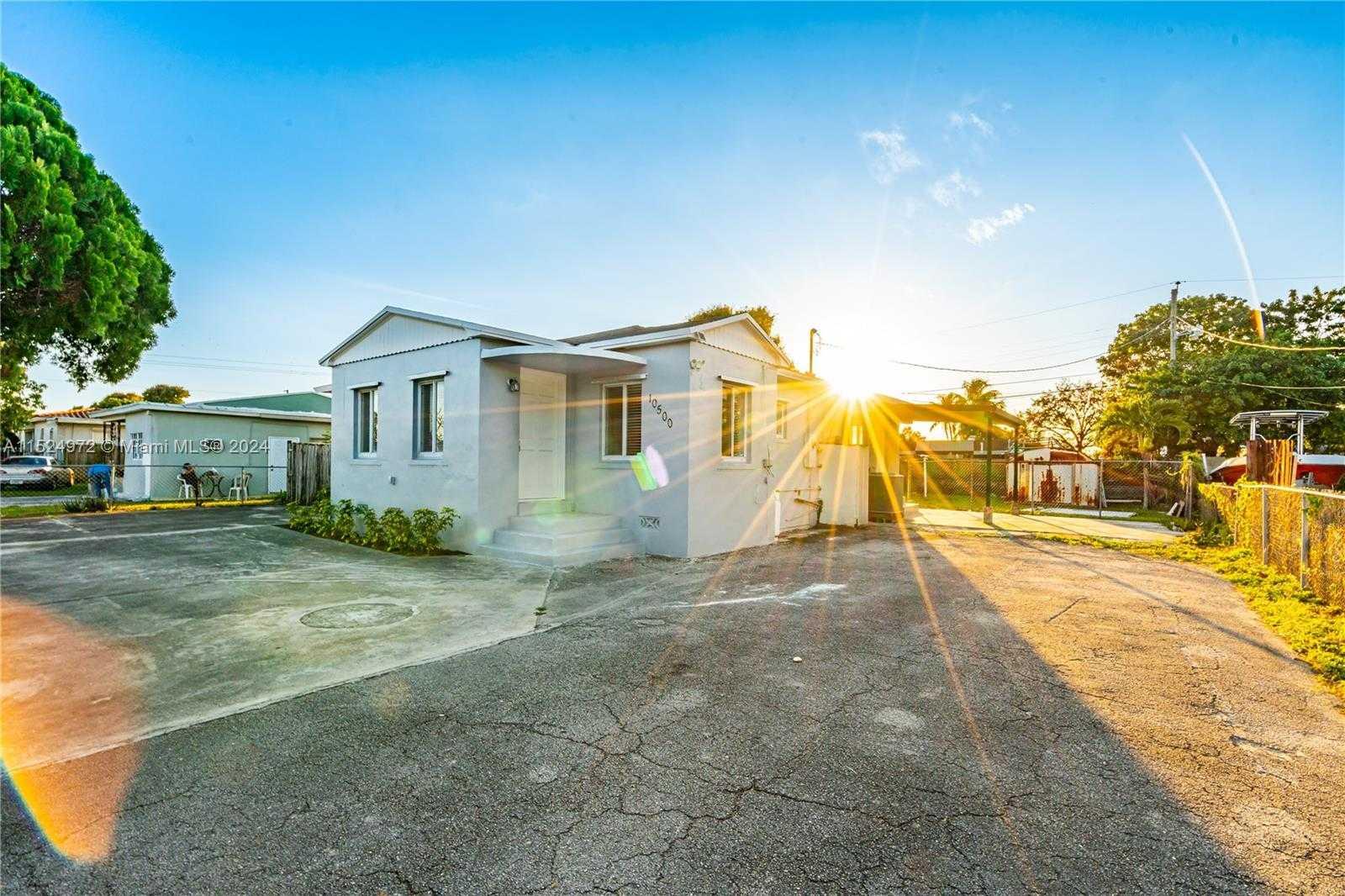 10500 30th Ct, Miami, Single Family Home,  for sale, Dale Largie, CPA, SFR, LIFESTYLE INTERNATIONAL REALTY