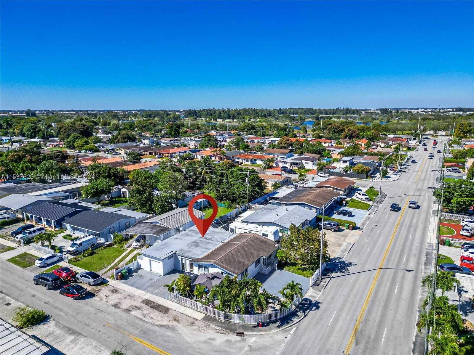 6220 4th Ave, Hialeah, Single Family Home,  for sale, Dale Largie, CPA, SFR, LIFESTYLE INTERNATIONAL REALTY