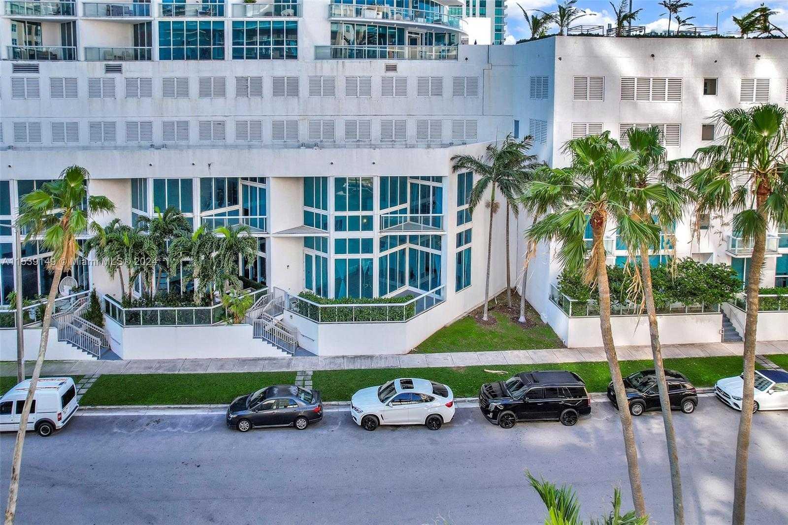 480 30th St 104, Miami, Condo,  for sale, Dale Largie, CPA, SFR, LIFESTYLE INTERNATIONAL REALTY