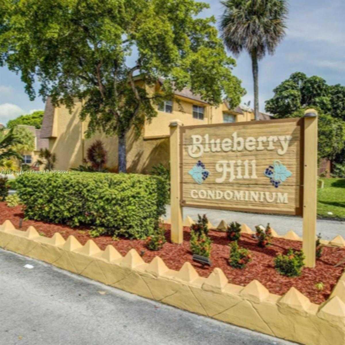 5742 Blueberry Ct 45, Lauderhill, Townhouse,  for sale, Dale Largie, CPA, SFR, LIFESTYLE INTERNATIONAL REALTY