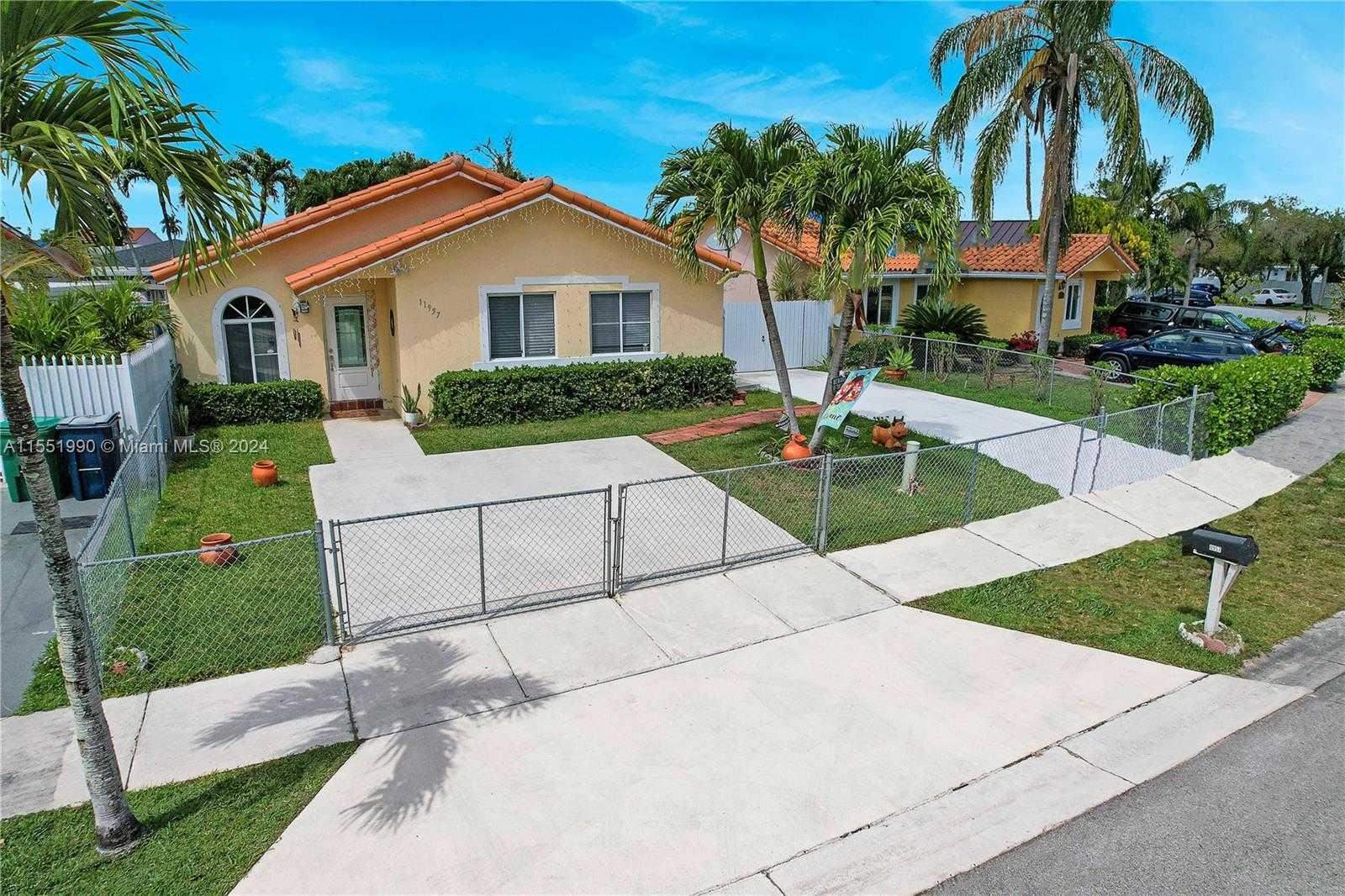 11957 210th St, Miami, Single Family Home,  for sale, Dale Largie, CPA, SFR, LIFESTYLE INTERNATIONAL REALTY