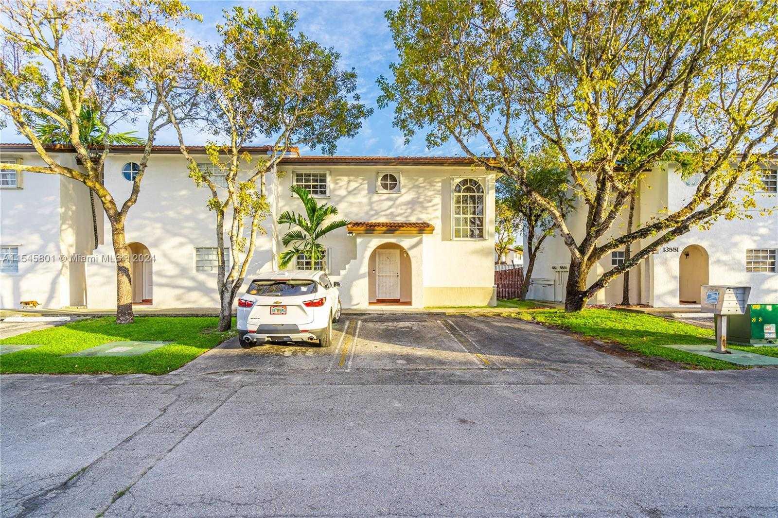 13559 62nd St 168, Miami, Townhouse,  for sale, Dale Largie, CPA, SFR, LIFESTYLE INTERNATIONAL REALTY