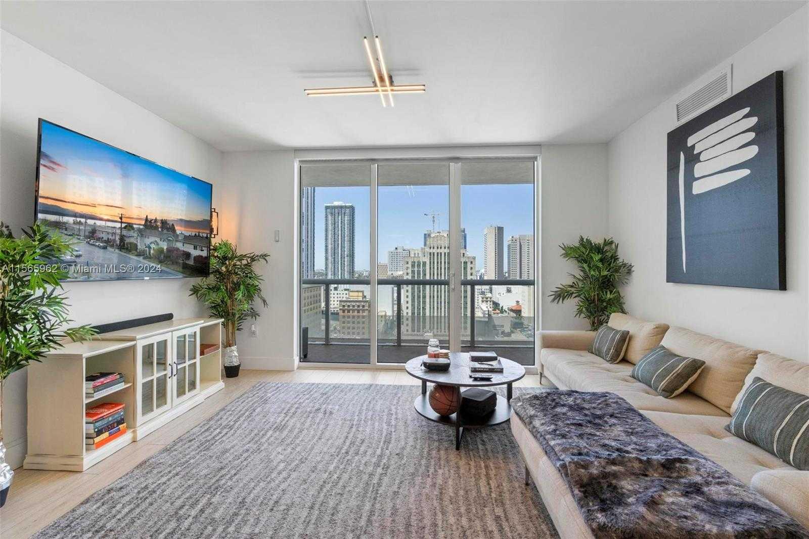 50 Biscayne Blvd 1911, Miami, Condo,  for sale, Dale Largie, CPA, SFR, LIFESTYLE INTERNATIONAL REALTY