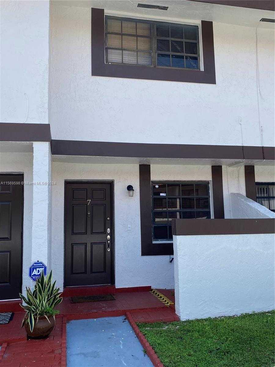 13250 58th Ter 10-7, Miami, Townhouse,  for rent, Dale Largie, CPA, SFR, LIFESTYLE INTERNATIONAL REALTY