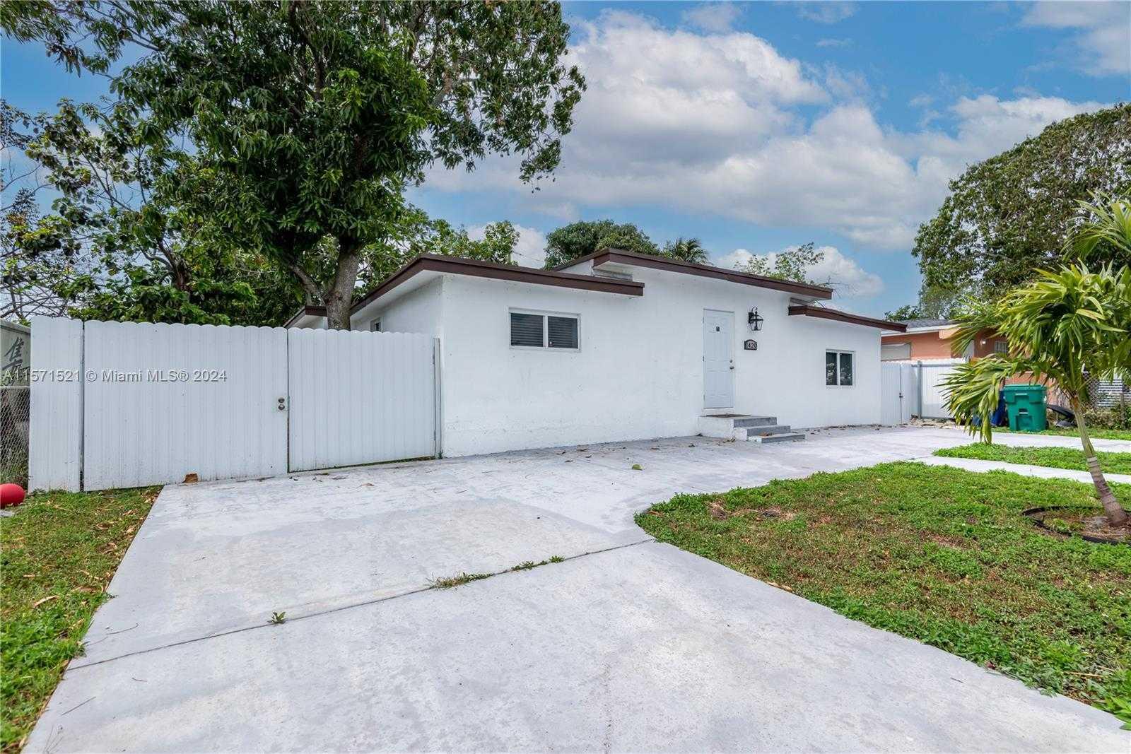 1420 116th St, Miami, Single Family Home,  for sale, Dale Largie, CPA, SFR, LIFESTYLE INTERNATIONAL REALTY