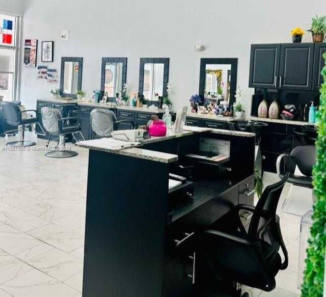 10550 pines blvd, Pembroke Pines, barber/beauty,  for sale, Dale Largie, CPA, SFR, LIFESTYLE INTERNATIONAL REALTY