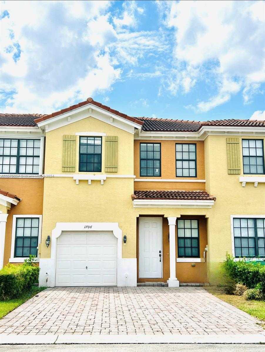 1706 Via Rossa, Port St. Lucie, Townhouse,  for rent, Dale Largie, CPA, SFR, LIFESTYLE INTERNATIONAL REALTY
