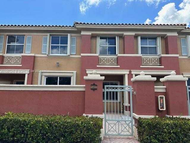 6201 114th Pl 251, Doral, Townhouse,  for rent, Dale Largie, CPA, SFR, LIFESTYLE INTERNATIONAL REALTY