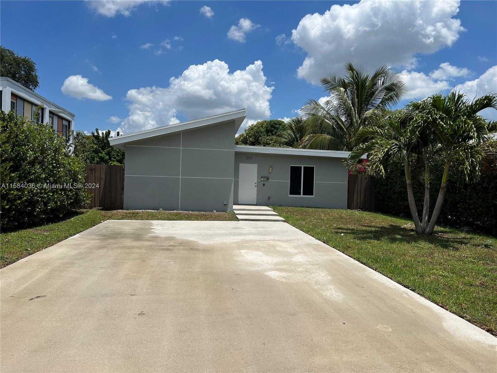 1263 128th St, North Miami, Single Family Home,  for sale, Dale Largie, CPA, SFR, LIFESTYLE INTERNATIONAL REALTY